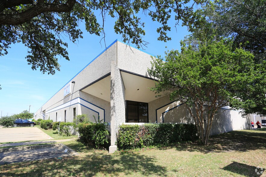 Primary Photo Of 2001 108th St, Grand Prairie Light Distribution For Lease