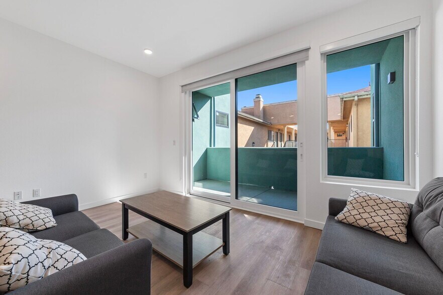 More Photos Of 4015 Richmond St, San Diego Apartments For Sale