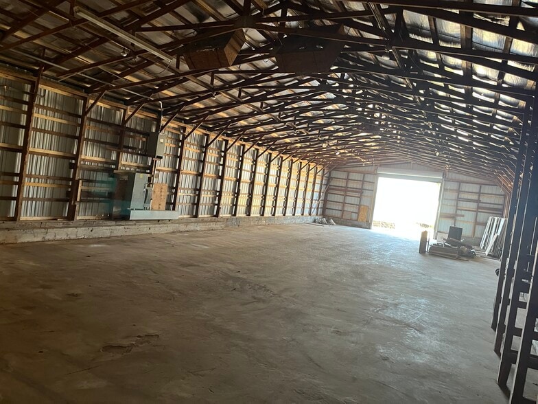 More Photos Of 4200 Maysville Rd, Commerce Light Distribution For Lease