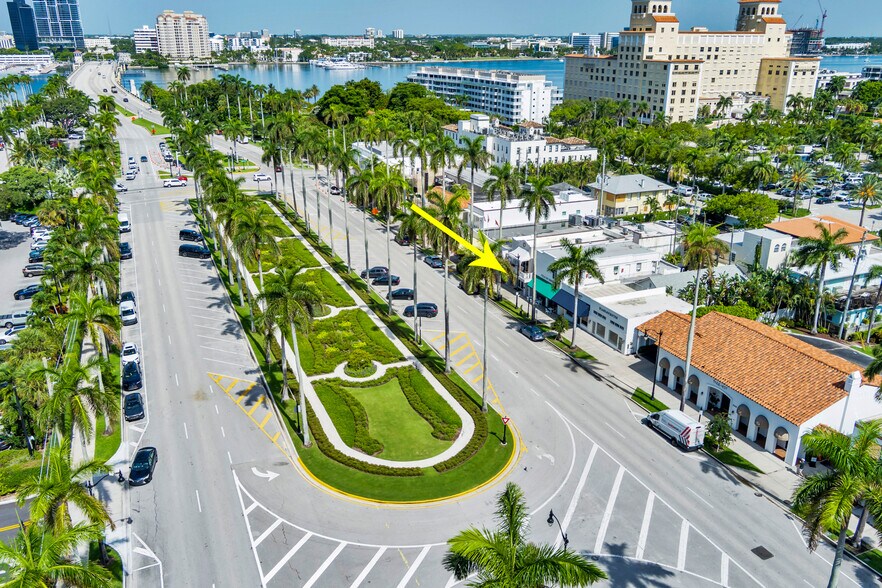 More Photos Of 255 Royal Poinciana Way, Palm Beach Storefront Retail Residential For Lease
