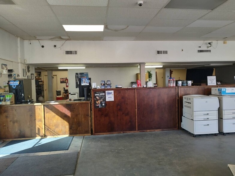 More Photos Of 101 Broad St, Gadsden Office For Sale