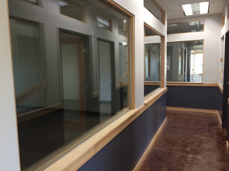 More Photos Of 10775 Pioneer Trl, Truckee Office For Lease