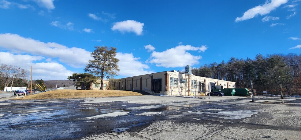 More Photos Of Line Street, Archbald Manufacturing For Sale