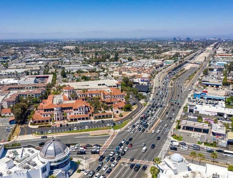 More Photos Of 1901 Newport Blvd, Costa Mesa Medical For Lease