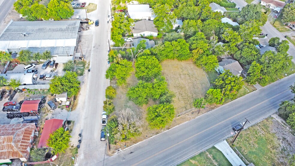 More Photos Of 962 S Castell Ave, New Braunfels Land For Sale