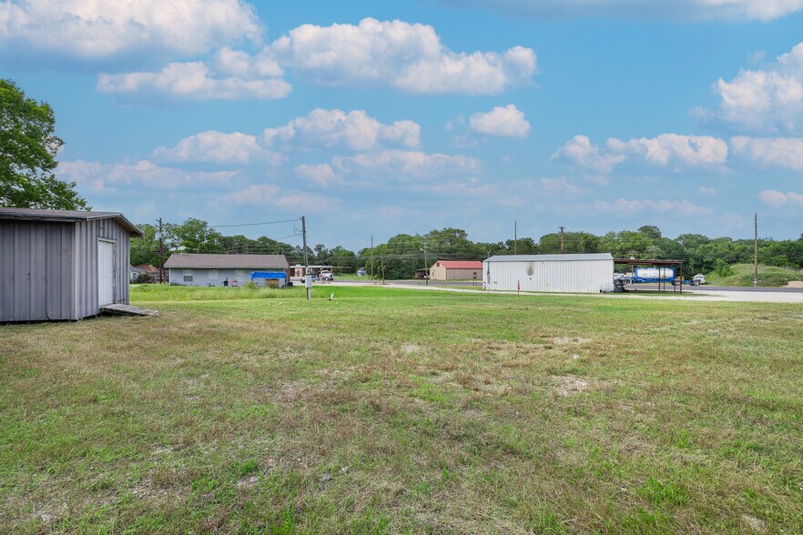 More Photos Of 585 TX-36, Caldwell Land For Sale