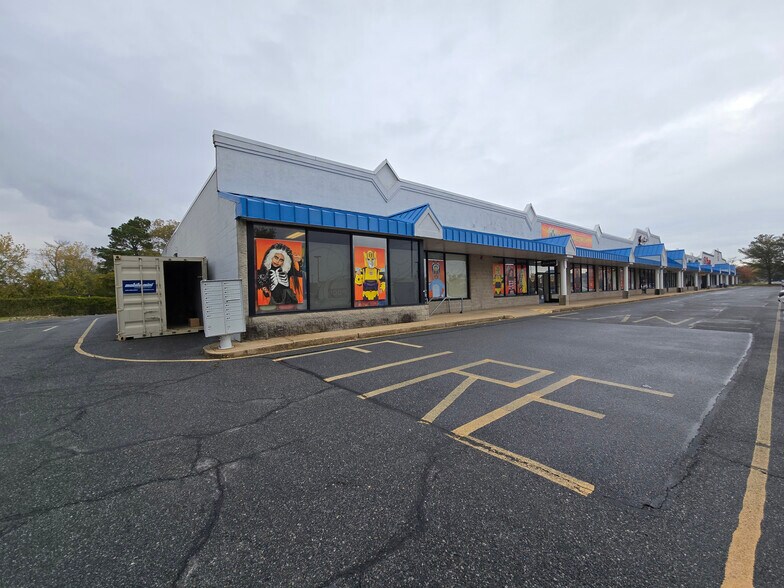 More Photos Of 261-283 N Dupont Hwy, Dover Storefront For Lease