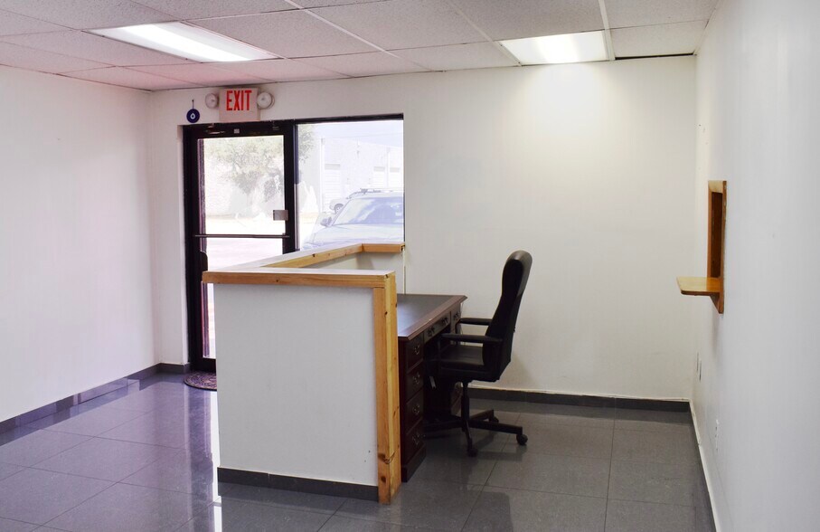 More Photos Of 7200-7360 NW 56th St, Miami Warehouse For Lease