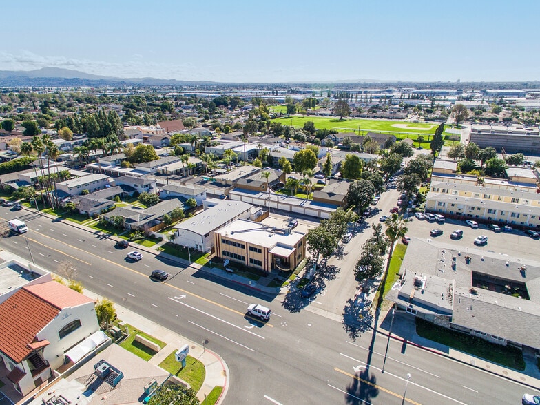 More Photos Of 2000 E Chapman Ave, Fullerton Medical For Lease