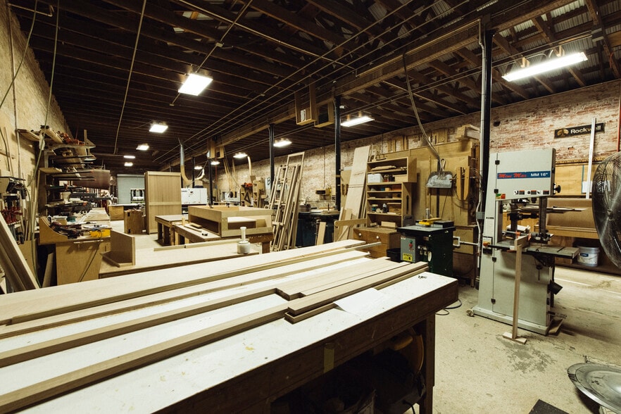 More Photos Of 75 Main St, Maxwell Warehouse For Lease