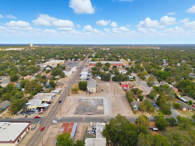 Primary Photo Of 2423 Cole Ave, Waco Land For Sale
