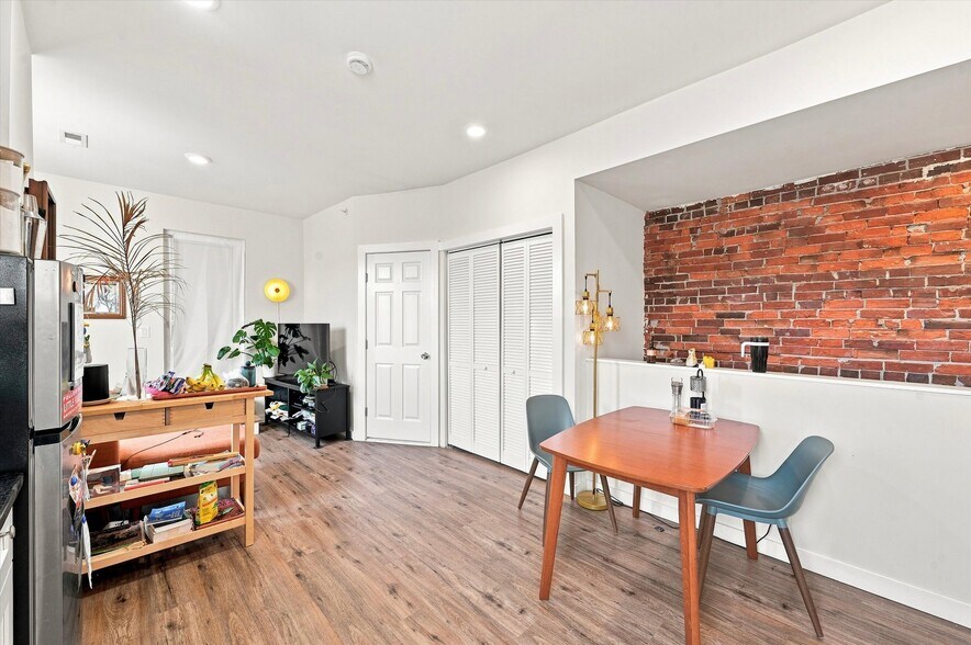 More Photos Of 1648 S 16th St, Philadelphia Apartments For Sale