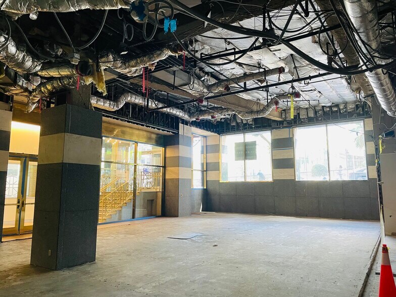 More Photos Of 660 S Figueroa St, Los Angeles Office For Sale