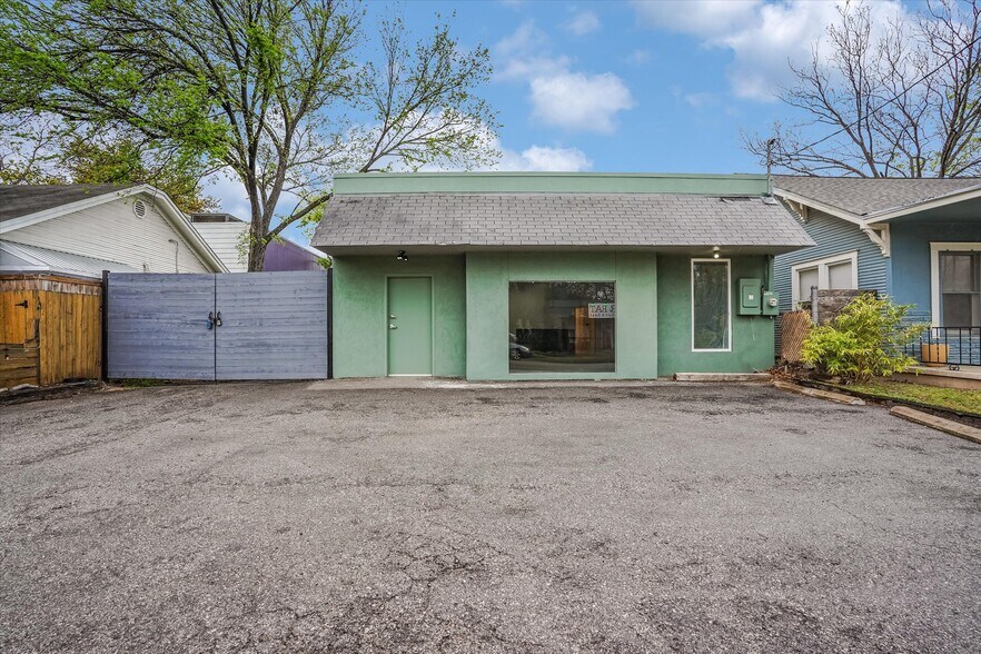 Primary Photo Of 2602 E Cesar Chavez St, Austin General Retail For Sale