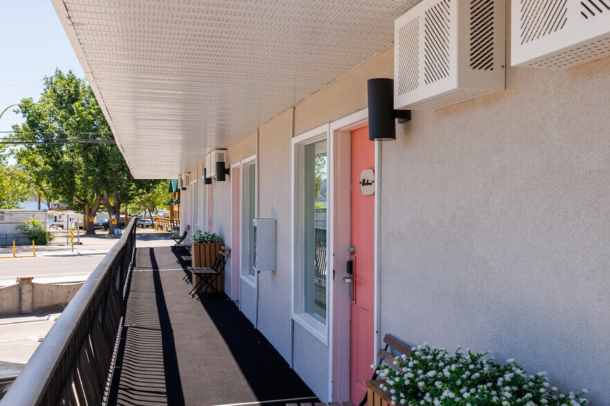 More Photos Of 4201 Skaha Lake Rd, Penticton Hotel For Sale