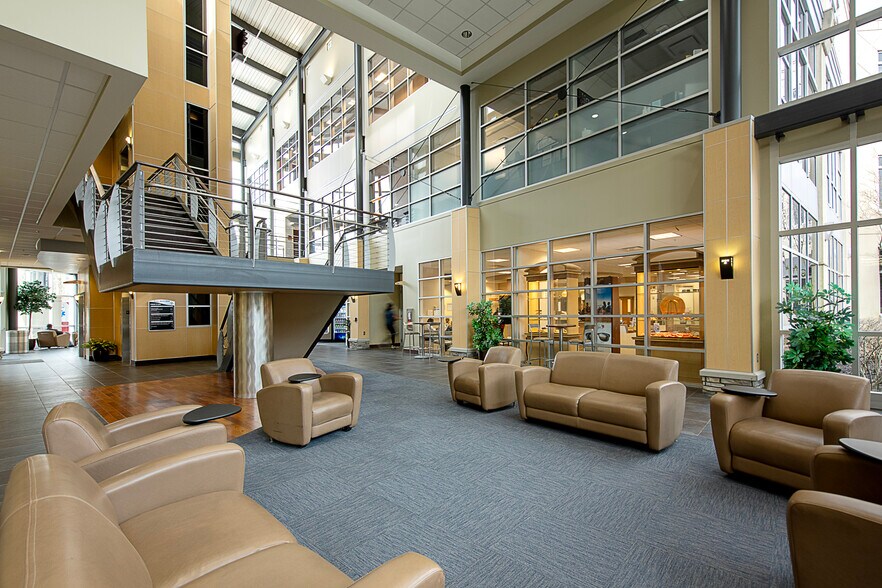 More Photos Of 1 Park West Blvd, Akron Medical For Lease