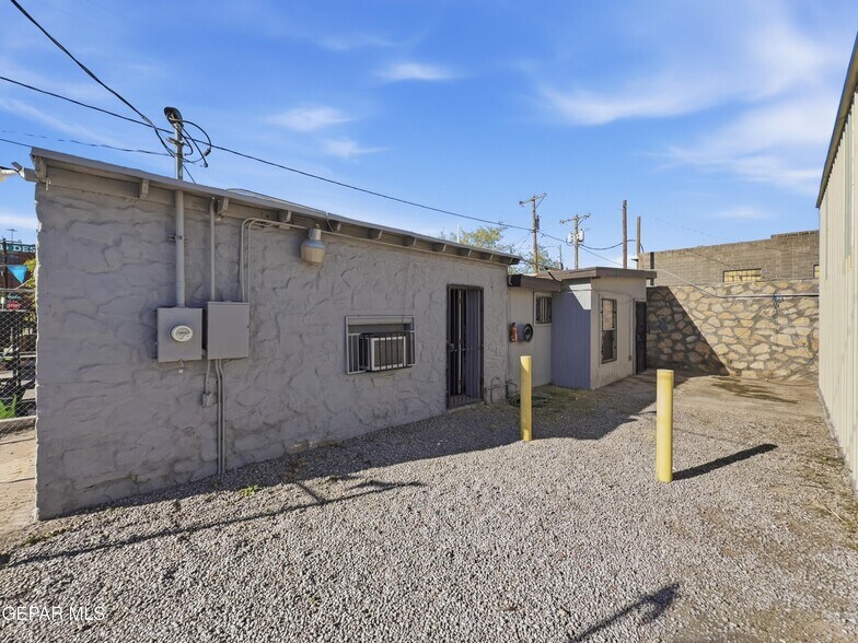 More Photos Of 2201 Texas Ave, El Paso Warehouse For Sale