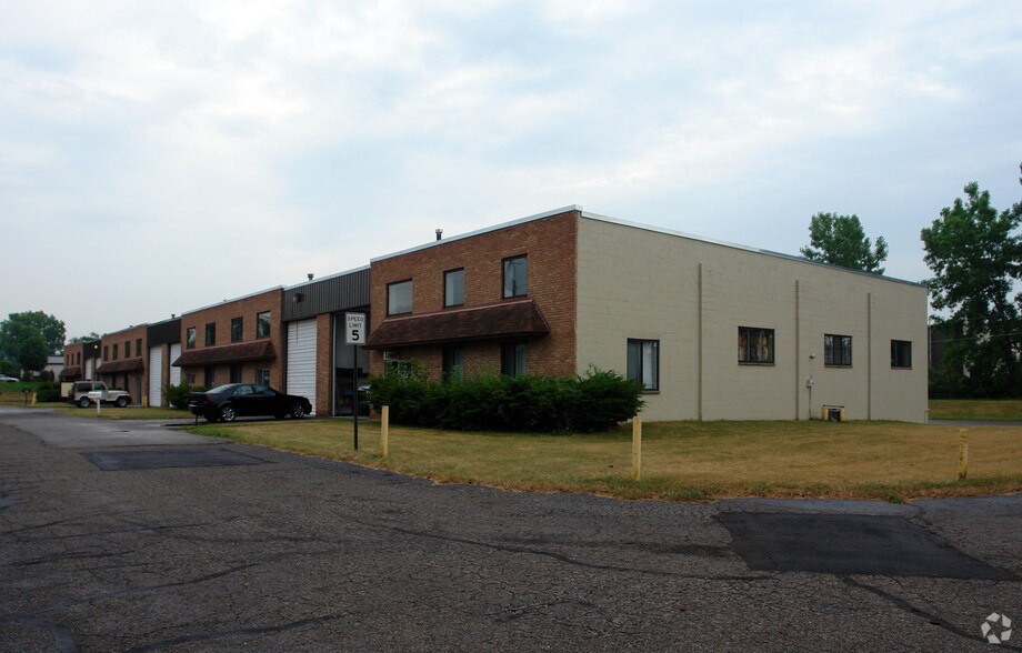 Primary Photo Of 2050-2100 Winner St, Commerce Township Warehouse For Lease