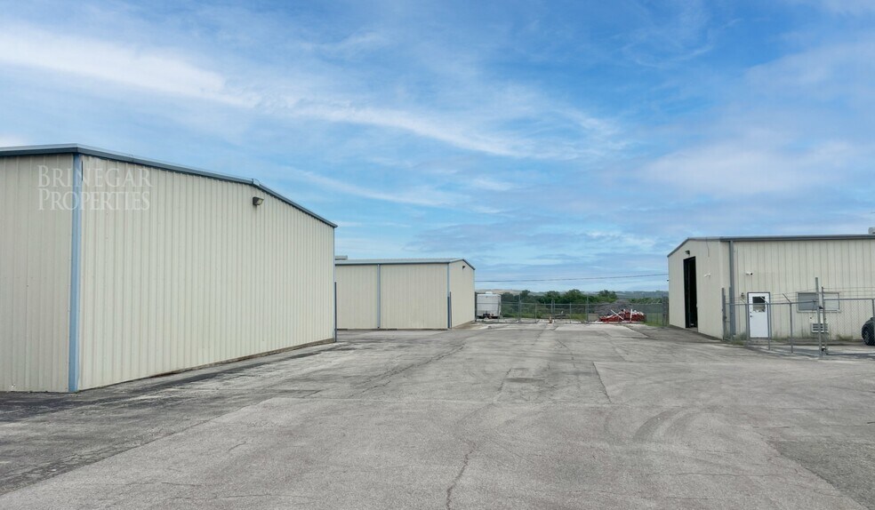 More Photos Of 9603 Brown Ln, Austin Warehouse For Lease