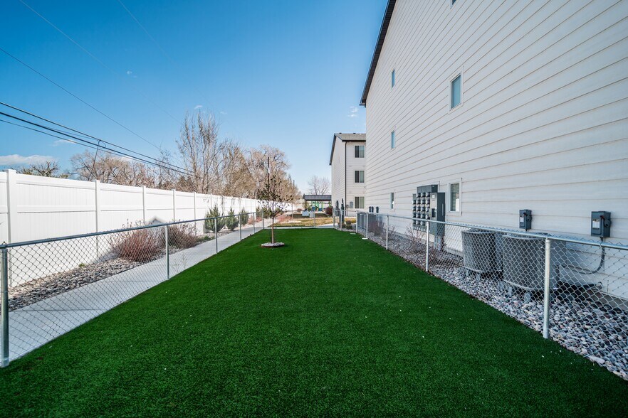 More Photos Of 1590 Bower Dr, Idaho Falls Apartments For Sale