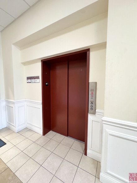 More Photos Of 1 Herald Sq, New Britain Medical For Lease