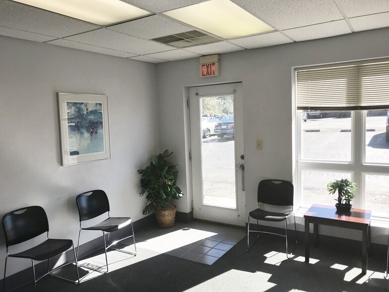 More Photos Of 1727 Peters Creek Rd NW, Roanoke Office For Lease