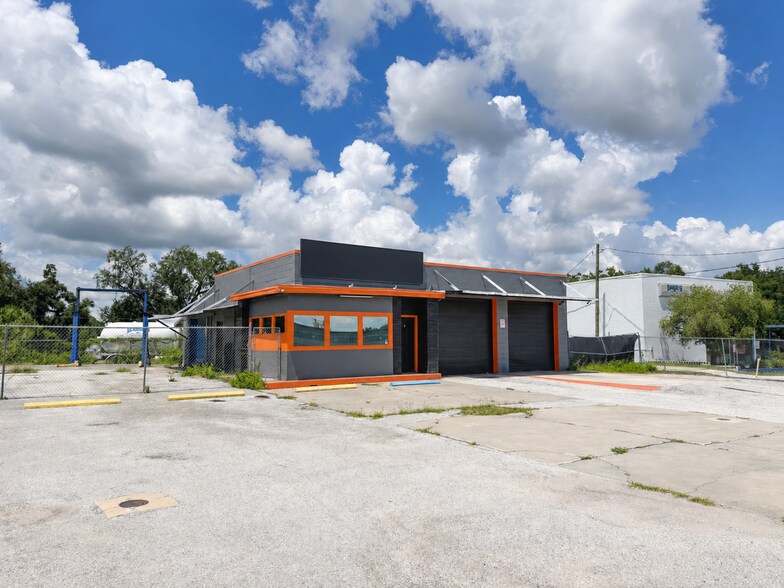 Primary Photo Of 15217 US 301, Dade City Office For Lease
