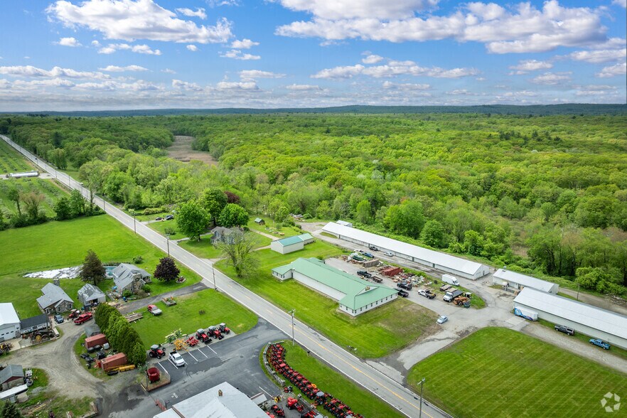 More Photos Of 348 Orchard Hill Rd, Pomfret Center Warehouse For Lease