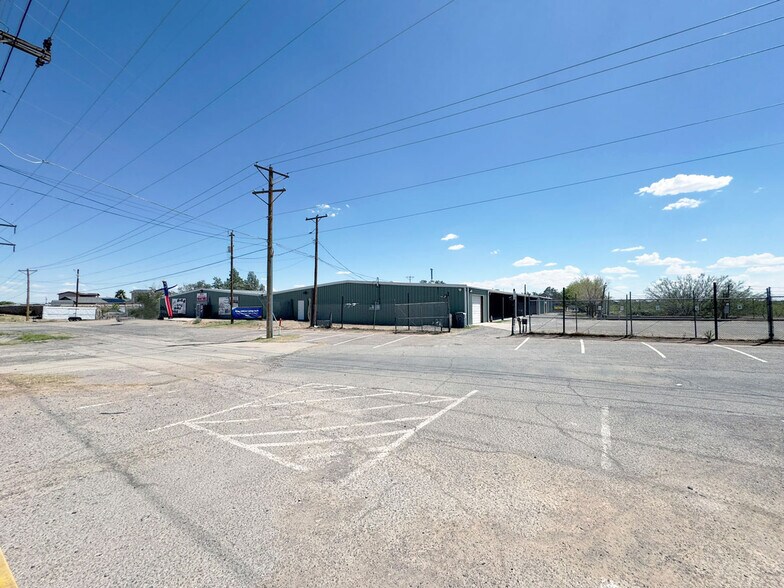 Primary Photo Of 10390 Dyer St, El Paso Service For Sale