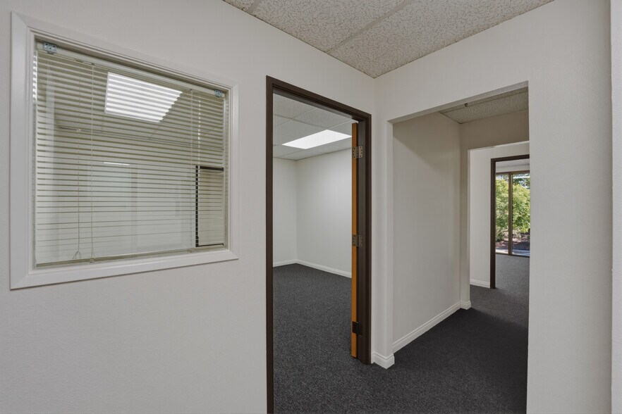 More Photos Of 674 County Square Dr, Ventura Office For Sale