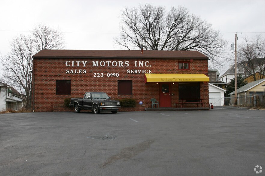 More Photos Of 775 W Chestnut St, Washington Auto Dealership For Sale
