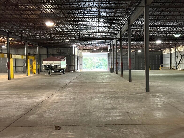 More Photos Of 1 Chicago Ave, Elizabeth Warehouse For Sale