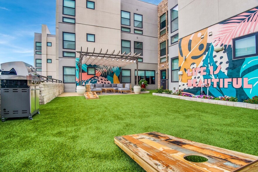 More Photos Of 12808 Queensbury Ln, Houston Apartments For Lease