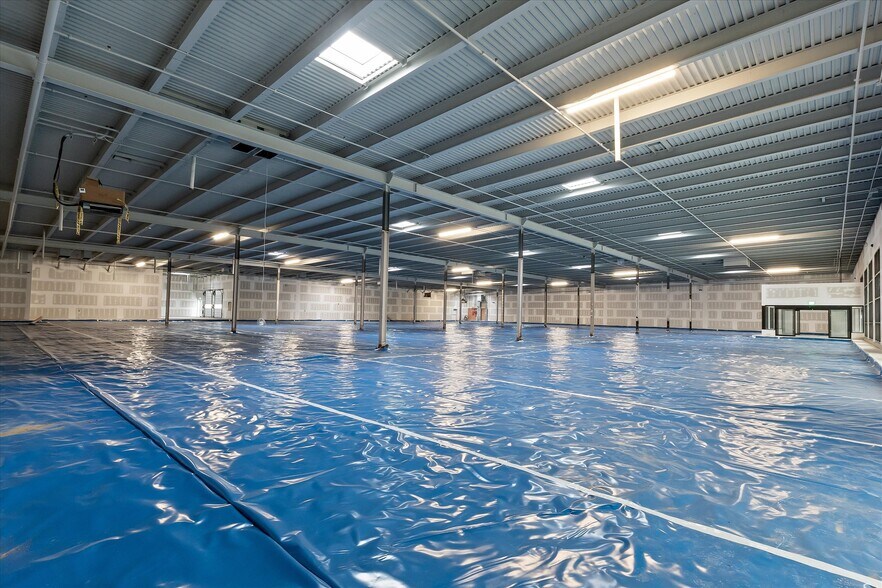 More Photos Of 29270-29350 Plymouth Rd, Livonia Freestanding For Lease