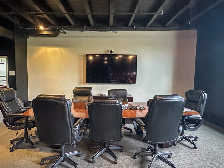 More Photos Of 410 Canal Pl, Little Falls Hotel For Lease