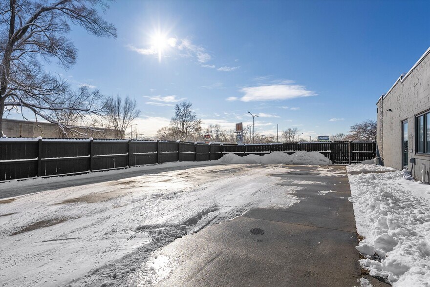 More Photos Of 7518 W Fond Du Lac Ave, Milwaukee Freestanding For Sale