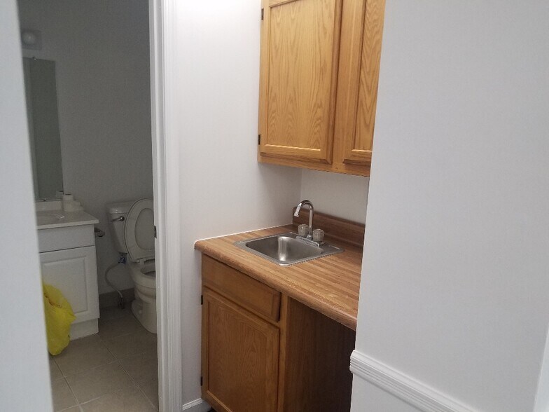 More Photos Of 375 N Main St, Williamstown Medical For Lease