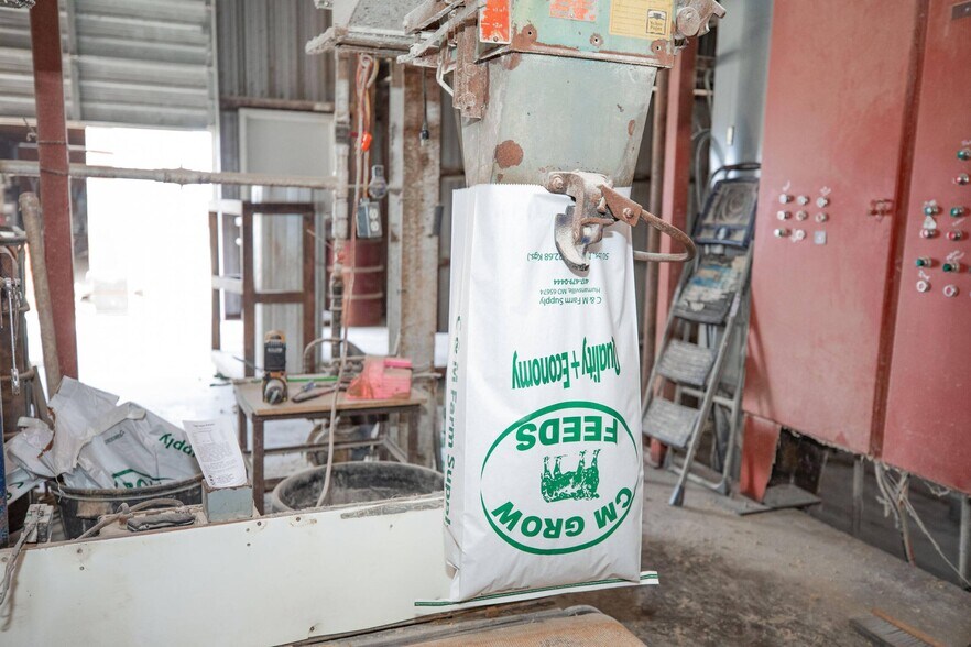 More Photos Of 9705 SE 1300th Rd, Humansville Industrial For Sale