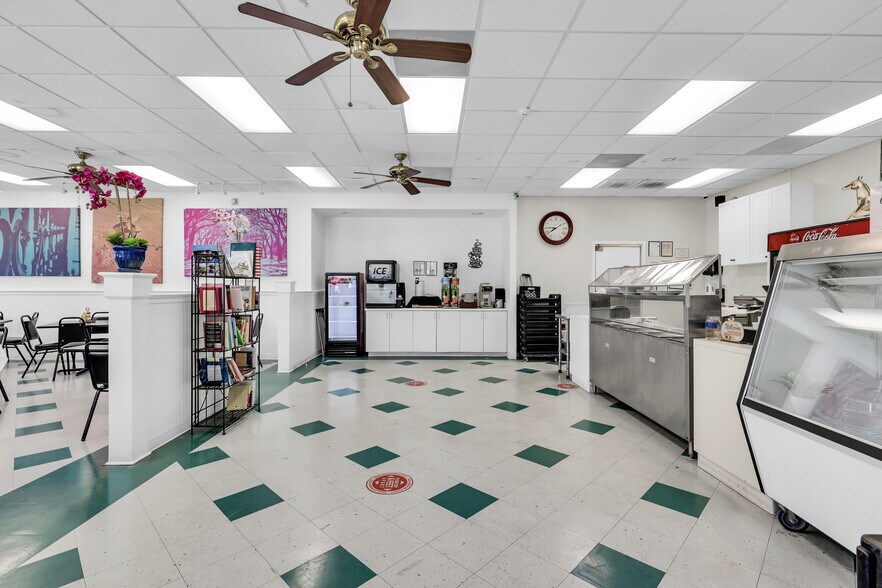 More Photos Of 114 Horizon Park Dr, Savannah Restaurant For Sale