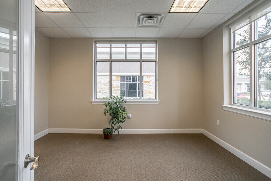 More Photos Of 2219 Sawdust Rd, The Woodlands Medical For Sale