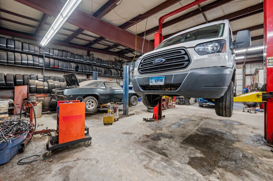 More Photos Of 15 King Spring Rd, Windsor Locks Auto Repair For Sale