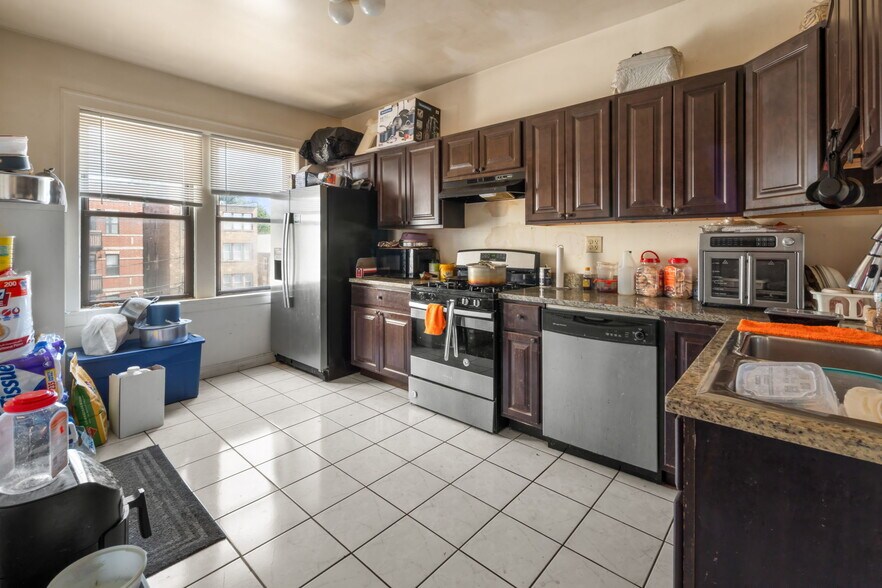 More Photos Of 6431-6433 N California Ave, Chicago Apartments For Sale
