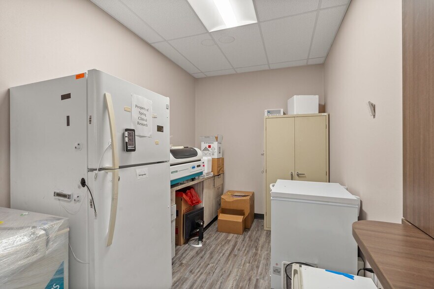 More Photos Of 17325 Red Oak Dr, Houston Medical For Sale