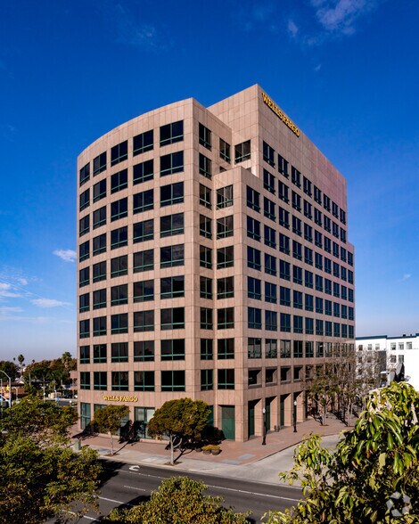 More Photos Of 222 S Harbor Blvd, Anaheim Office For Lease