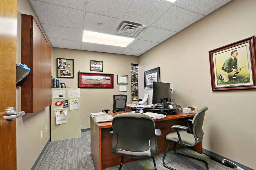 More Photos Of 1127 Prairie Dr, Racine Medical For Lease