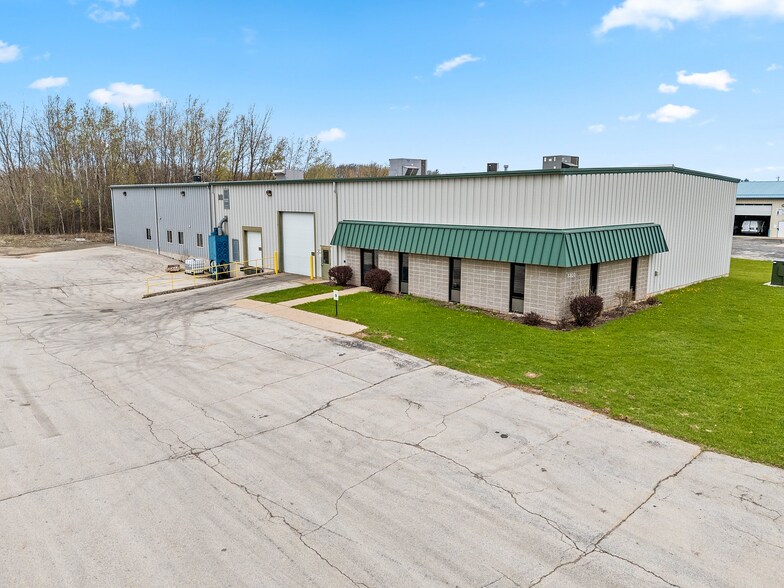 Primary Photo Of 3300 Commodity Ln, Green Bay Manufacturing For Sale