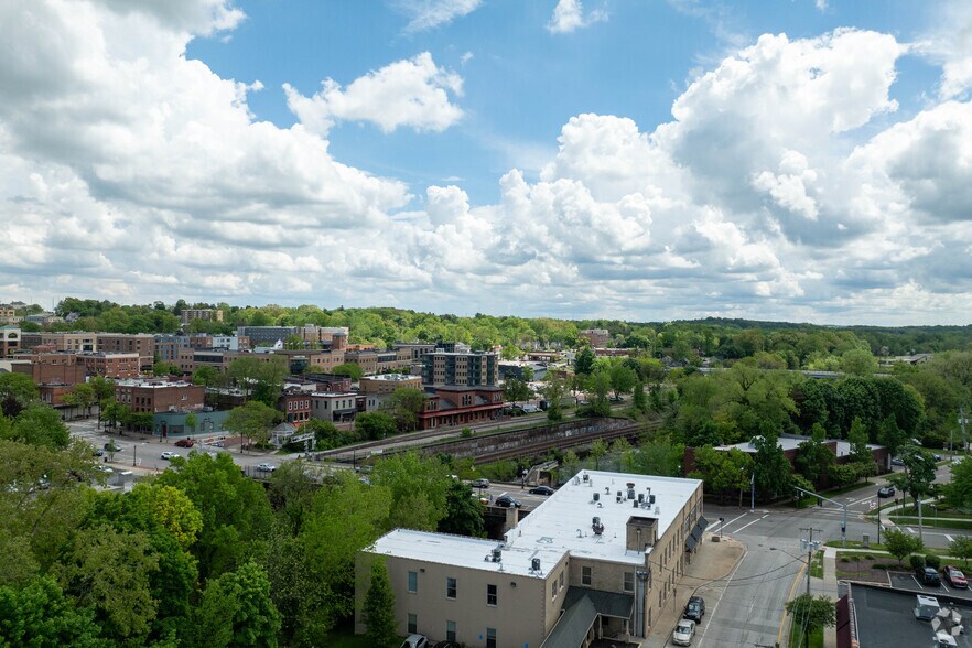 More Photos Of 265 W Main St, Kent Medical For Lease