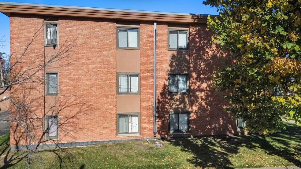 More Photos Of 729 Oakdale Ave, Saint Paul Apartments For Sale