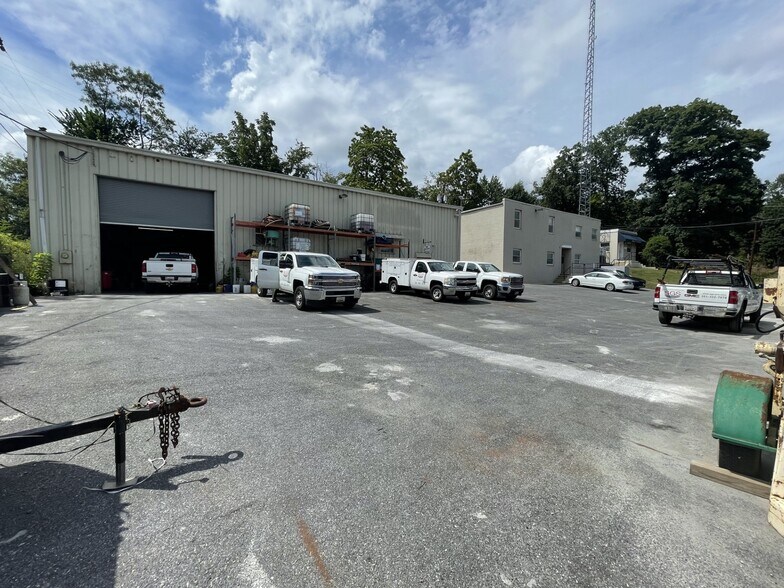 More Photos Of 4620 Madison St, Riverdale Warehouse For Lease