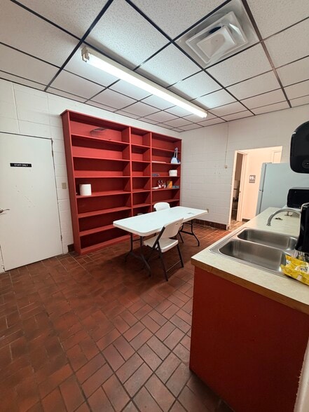 More Photos Of 1139 N Main St, Muskogee Medical For Lease